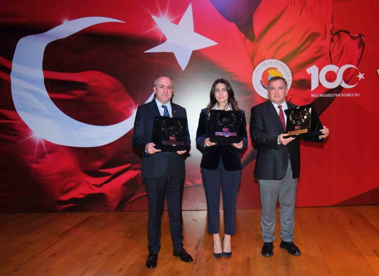 Başak Traktör’e Asırlık Marka Ödülü