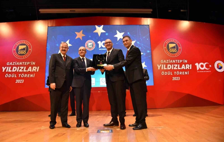 Sanko Holding’e Asırlık Firma Ödülü Verildi