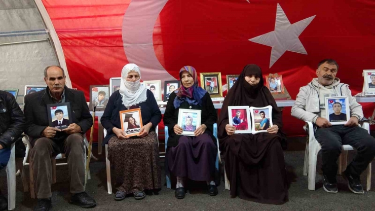 Diyarbakır’da Evlat Nöbetindeki Ailelerden Çocuklarını Alma Vurgusu