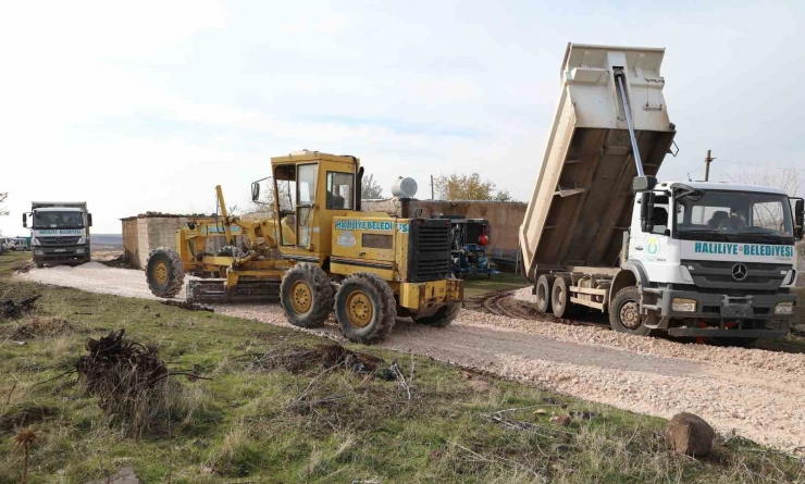 Haliliye’de Merkez Ve Kırsal Mahallelerde Yol Çalışması