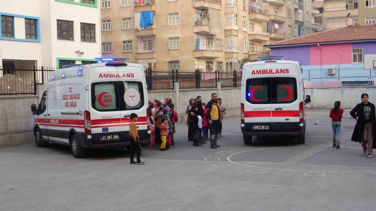 Diyarbakır’da Okulda Gıda Zehirlenmesi Şüphesi