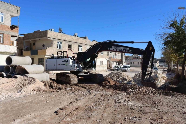 Büyükşehir Belediyesi Trafiği Rahatlatmaya Devam Ediyor