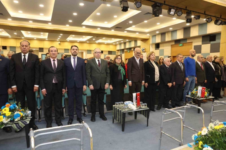 Fatma Şahin, Engelli Bireylere Malzeme Dağıtımında Gözyaşlarına Hakim Olamadı