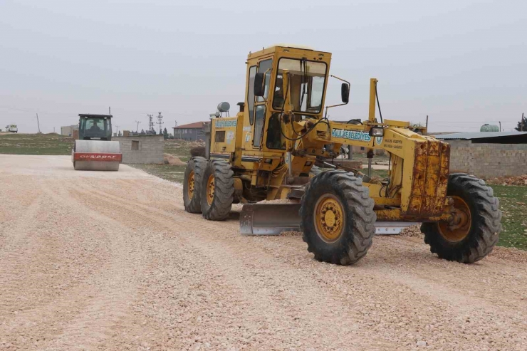 Kırsal Mahallelerde Üstyapı Çalışması Devam Ediyor