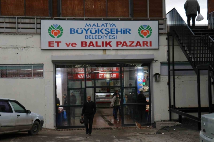 Balıkçılar Pazarı Yeni Yerinde Vatandaşları Bekliyor