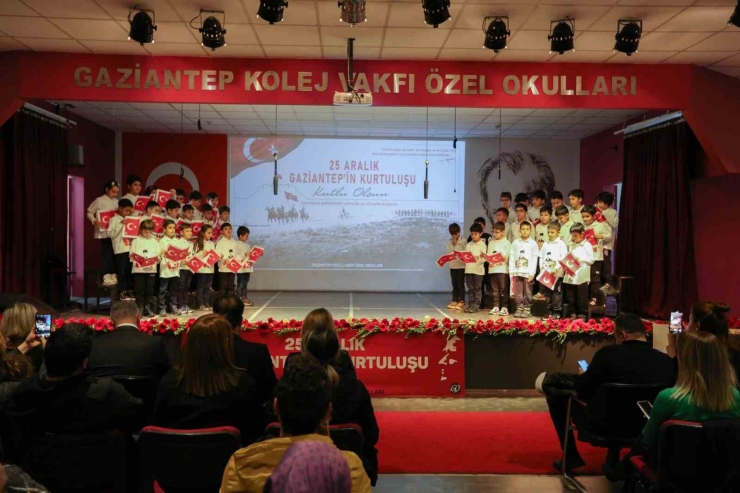 Gaziantep Kolej Vakfı’nda Antep Savunması Öğrenciler Tarafından Sahnelendi