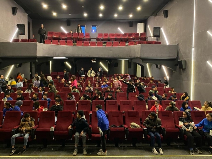 Büyükşehir Belediyesi 500 Bin Öğrenciye Film İzletti