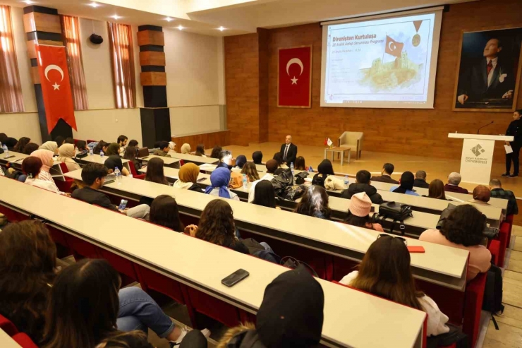 Hkü’de Gaziantep’in Düşman İşgalinden Kurtuluşunun 102. Yıl Dönümü Anma Programı Düzenlendi