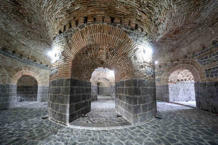 Diyarbakır’ın Tarihi Surlarında 70 Burç Restore Edildi