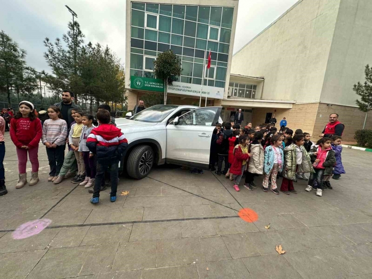 Yerli Otomobil Togg, Siverek’te Öğrencilere Tanıtıldı