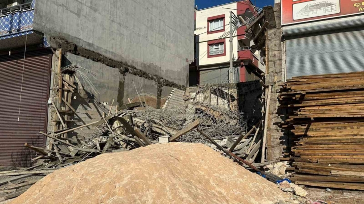 Gaziantep’te Beton Dökümü Sonrası İnşaat Çöktü: 1’i Ağır 2 Yaralı