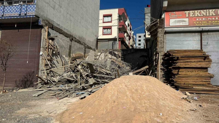 Gaziantep’te Beton Dökümü Sonrası İnşaat Çöktü: 1’i Ağır 2 Yaralı