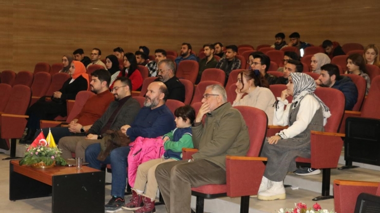 İnönü Üniversitesi’nde ’dijital Çağda Liderlik’ Konferansı Düzenlendi