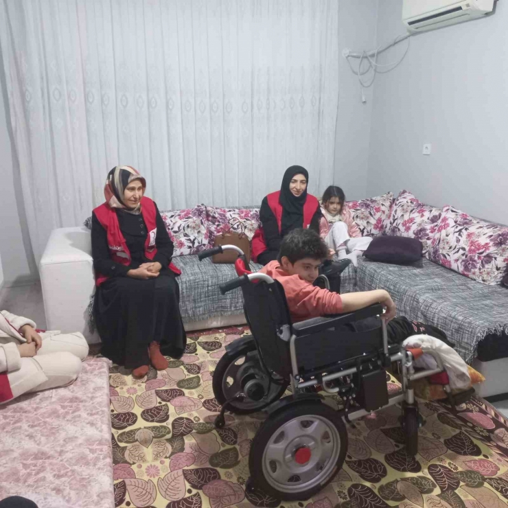 Türk Kızılay Silvan Şubesi Tarafından Bir Vatandaşın Tekerlekli Sandalye İhtiyacı Karşılandı