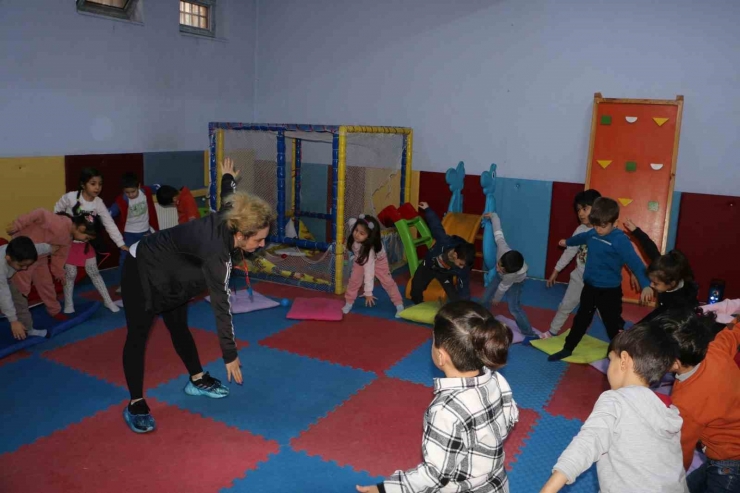 Diyarbakır’da Çocuklar Spor Yaparak Zinde Tutuluyor