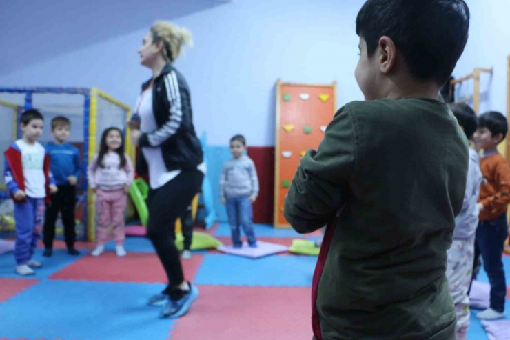 Diyarbakır’da Çocuklar Spor Yaparak Zinde Tutuluyor