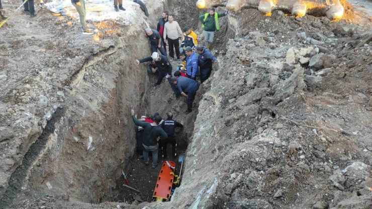 Kanal Çalışması Sırasında İşçi Göçük Altında Kaldı