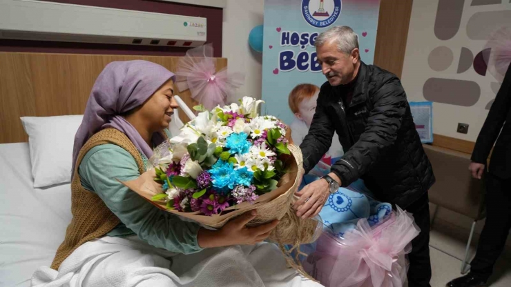 Gaziantep’te Yeni Yılın İlk Bebeği Dünyaya Gözlerini Açtı