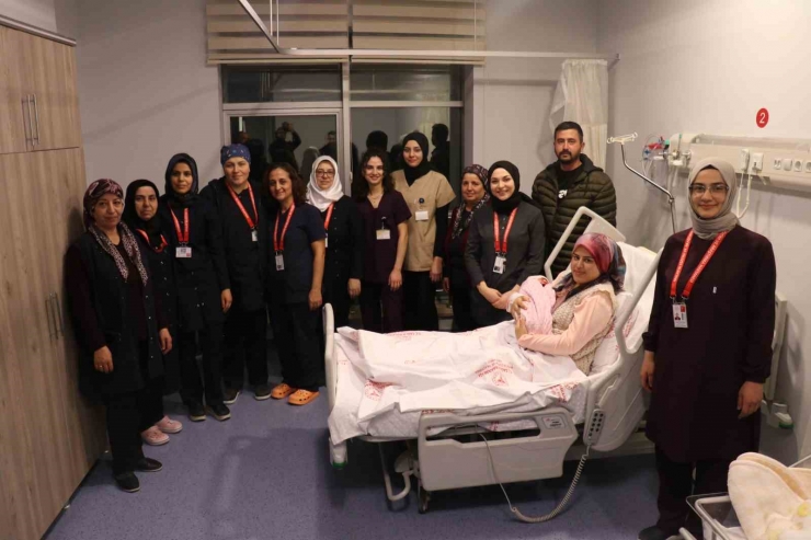 Malatya’da Yeni Yılın İlk Bebeği Dünyaya Geldi