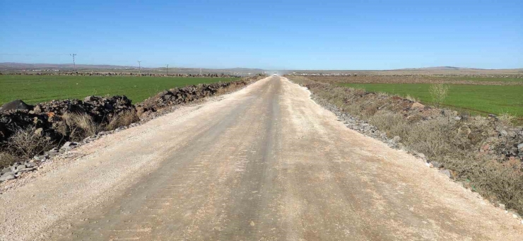 Siverek Kırsalında Yol Çalışmaları Sürüyor