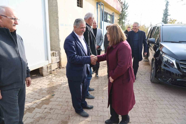 Muhtarlar Kırsalda Yapılan Asfalt Yollar İçin Şahin’e Teşekkür Etti