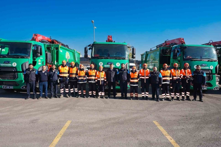 Şehitkamil Belediyesi Filosuna 6 Yeni Araç Eklendi