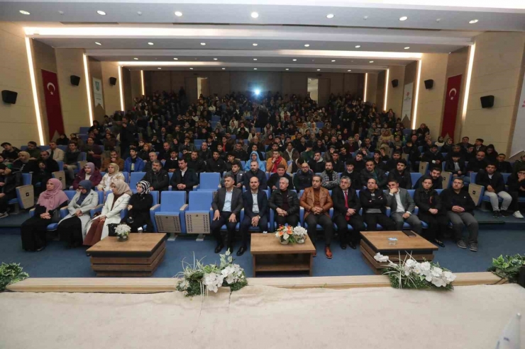 Şahinbey Belediyesi 174 Öğrenciyi Umreye Gönderiyor