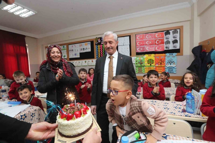 Tahmazoğlu, Minik Tuğtekin’in Doğum Gününü Kutladı