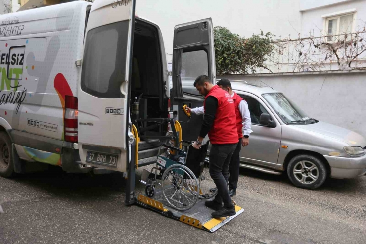 Engelli Bireylerin Medikal Malzemeleri Evlerine Teslim Ediliyor