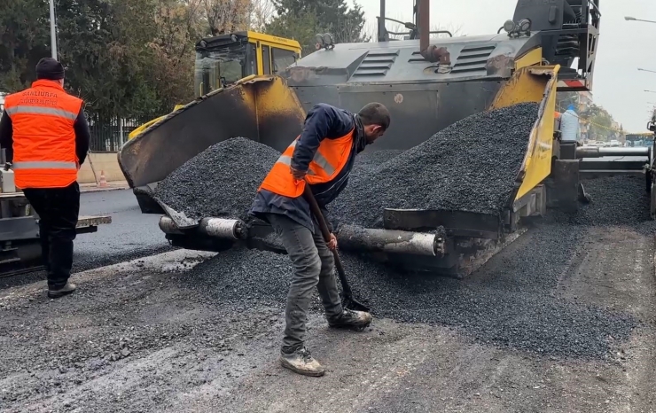 Büyükşehir’den Sıcak Asfalt Çalışması