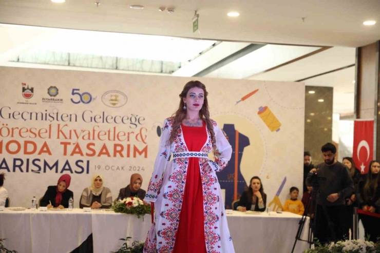 Yöresel Kıyafetler Ve Moda Tasarım Yarışması Düzenlendi