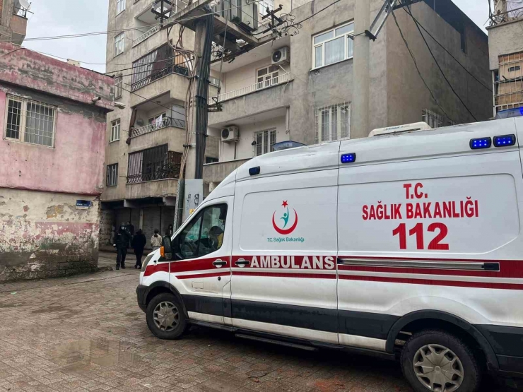 Diyarbakır’da Çıkan Ev Yangınında Baba Feci Şekilde Öldü, Oğlu Dumandan Zehirlendi