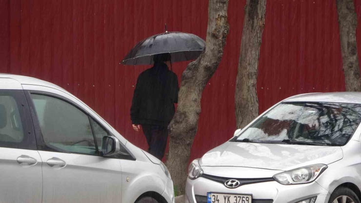 Diyarbakır’da Kısa Süreli Sağanak Yağış Etkili Oldu