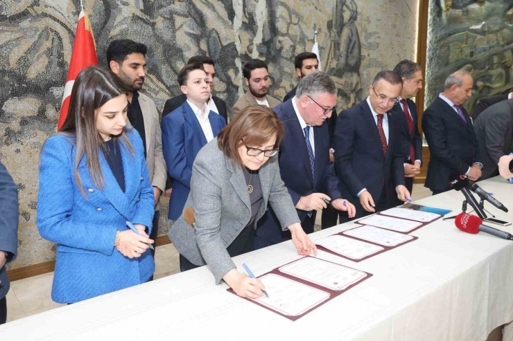 Oğuzeli’nde Cami, Kur’an Kursu Ve Sağlık Merkezi Yapımı İçin Protokol İmzalandı