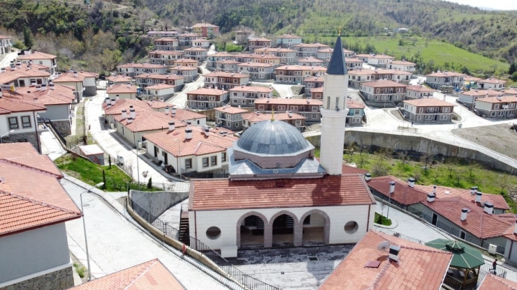 Depremden Etkilenen Doğanyol’un Yeni Halini Görenler Gözlerine İnanamıyor