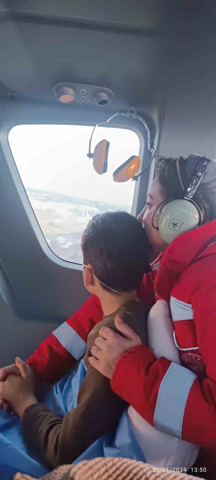 Solunum Sıkıntısı Çeken Çocuk Helikopterle Hastaneye Ulaştırıldı