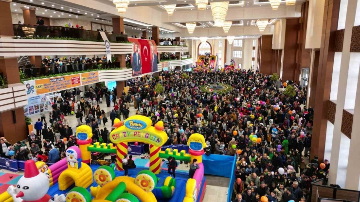 Şahinbey Belediyesi’nin Çocuk Şenliği Kapılarını Açtı