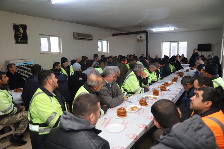 Oğuzeli Belediyesi Çalışanların Yüzünü Güldürdü