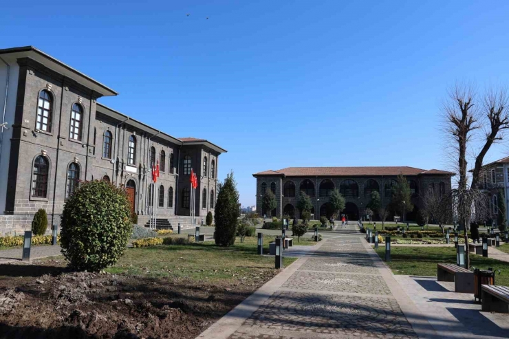Diyarbakır’da 90 Yıllık Müze 2023 Yılında 134 Bin Ziyaretçi Ağırladı