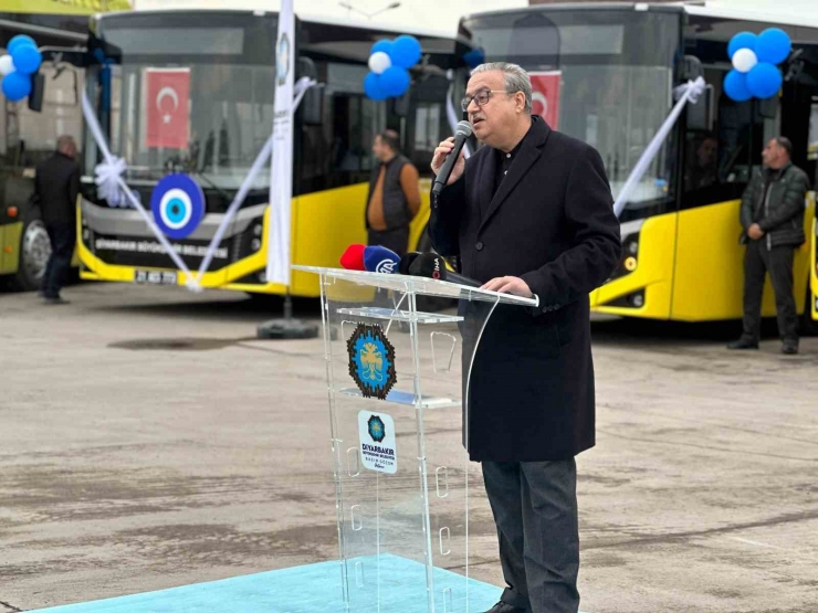 Diyarbakır’da Toplu Taşımayı Rahatlatmak İçin 10 Yeni Otobüs Hizmete Alındı