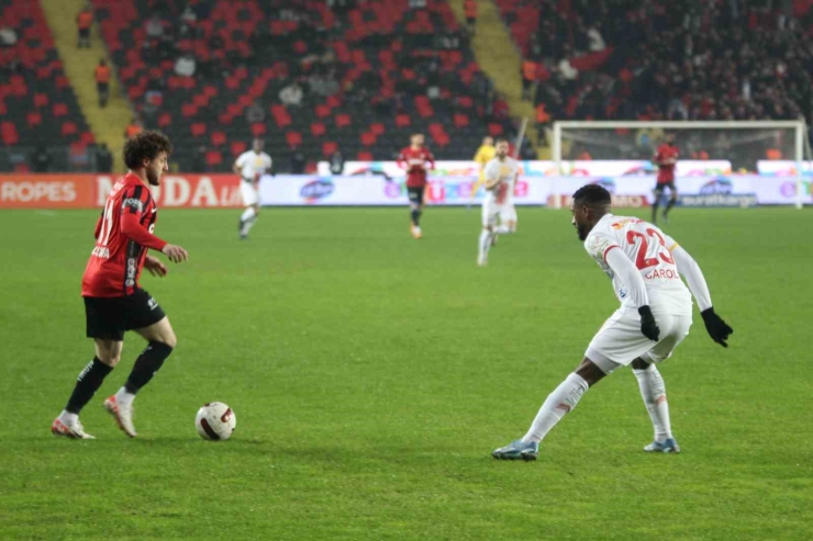 Trendyol Süper Lig: Gaziantep Fk: 0 - Kayserispor: 1 (maç Devam Ediyor)