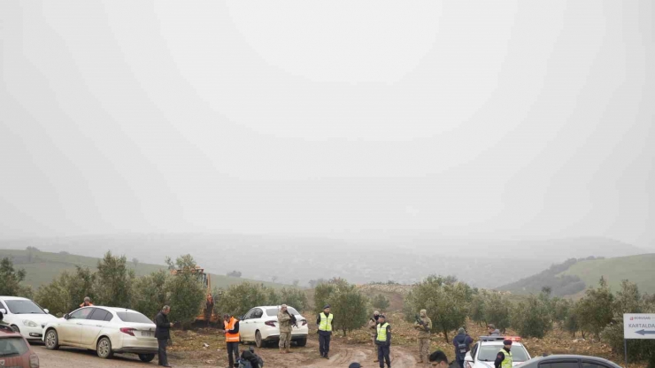 Gaziantep’te Düşen Helikopterin Enkazını Kaldırma Çalışmaları Devam Ediyor