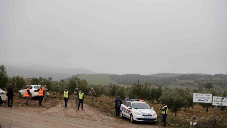 Gaziantep’te Düşen Helikopterin Enkazını Kaldırma Çalışmaları Devam Ediyor