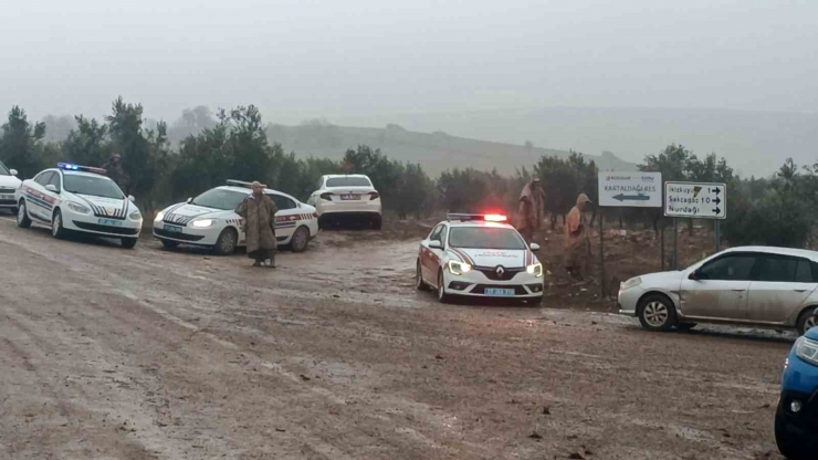 Helikopterin Düştüğü Alanda Ve Enkazda Çalışmalar Sürüyor