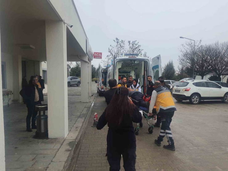 Adıyaman Gaziantep Karayolunda Kaza: 4 Yaralı