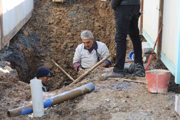 Gaziantep Büyükşehir, Depremler Sonrası Çalışmalarını Aralıksız Sürdürüyor