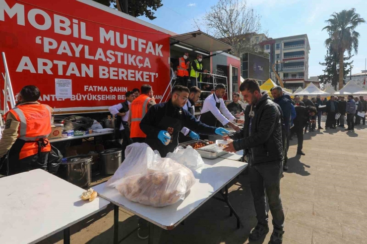 Gaziantep Büyükşehir, Depremler Sonrası Çalışmalarını Aralıksız Sürdürüyor