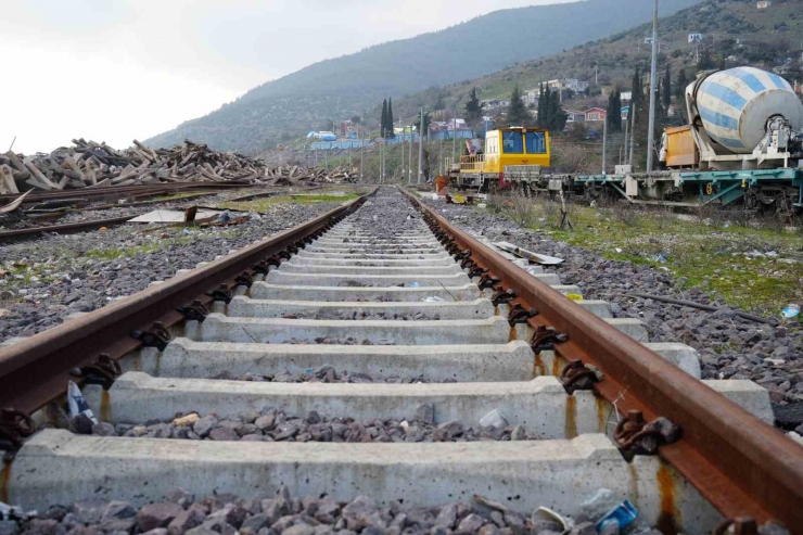 Tahrip Olan Tren İstasyonu Depremden 1 Yıl Sonra Tekrar Görüntülendi