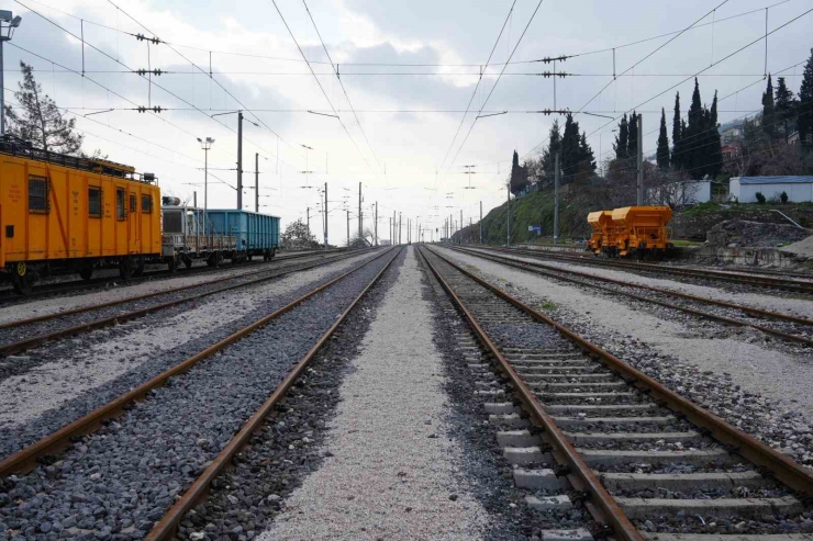 Tahrip Olan Tren İstasyonu Depremden 1 Yıl Sonra Tekrar Görüntülendi