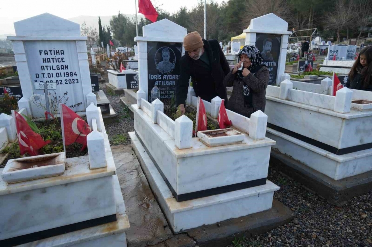 Depremde Oğlu, Gelini Ve Torunu Kaybetti, Kelimeler Boğazına Düğümlendi